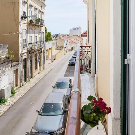 2 Bedroom For 4 People With Free Public Parking Apartment