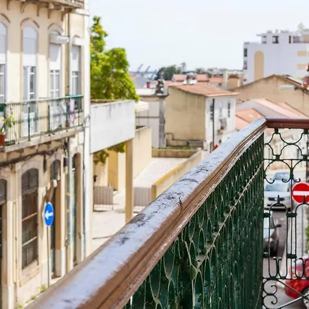 Apartment 2 Bedroom For 4 People With Free Public Parking Lisbon