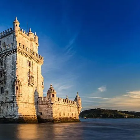 Apartment 2 Bedroom For 4 People With Free Public Parking Lisbon