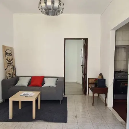 2 Bedroom For 4 People With Free Public Parking Lägenhet *