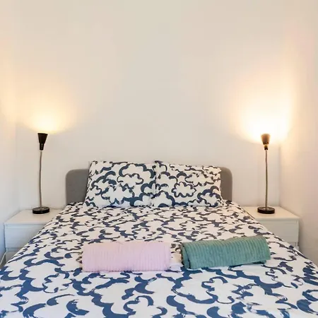 Apartment 2 Bedroom For 4 People With Free Public Parking