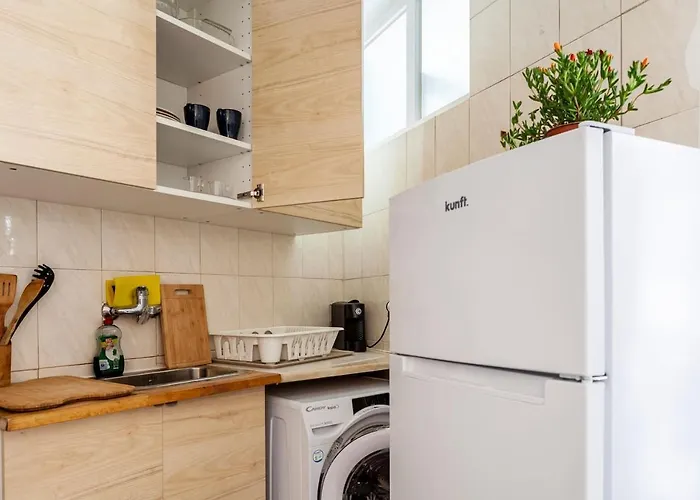 2 Bedroom For 4 People With Free Public Parking דירה