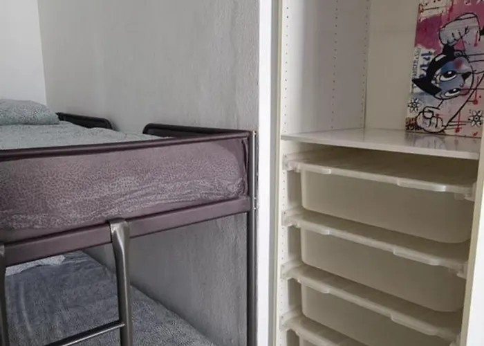 2 Bedroom For 4 People With Free Public Parking דירה